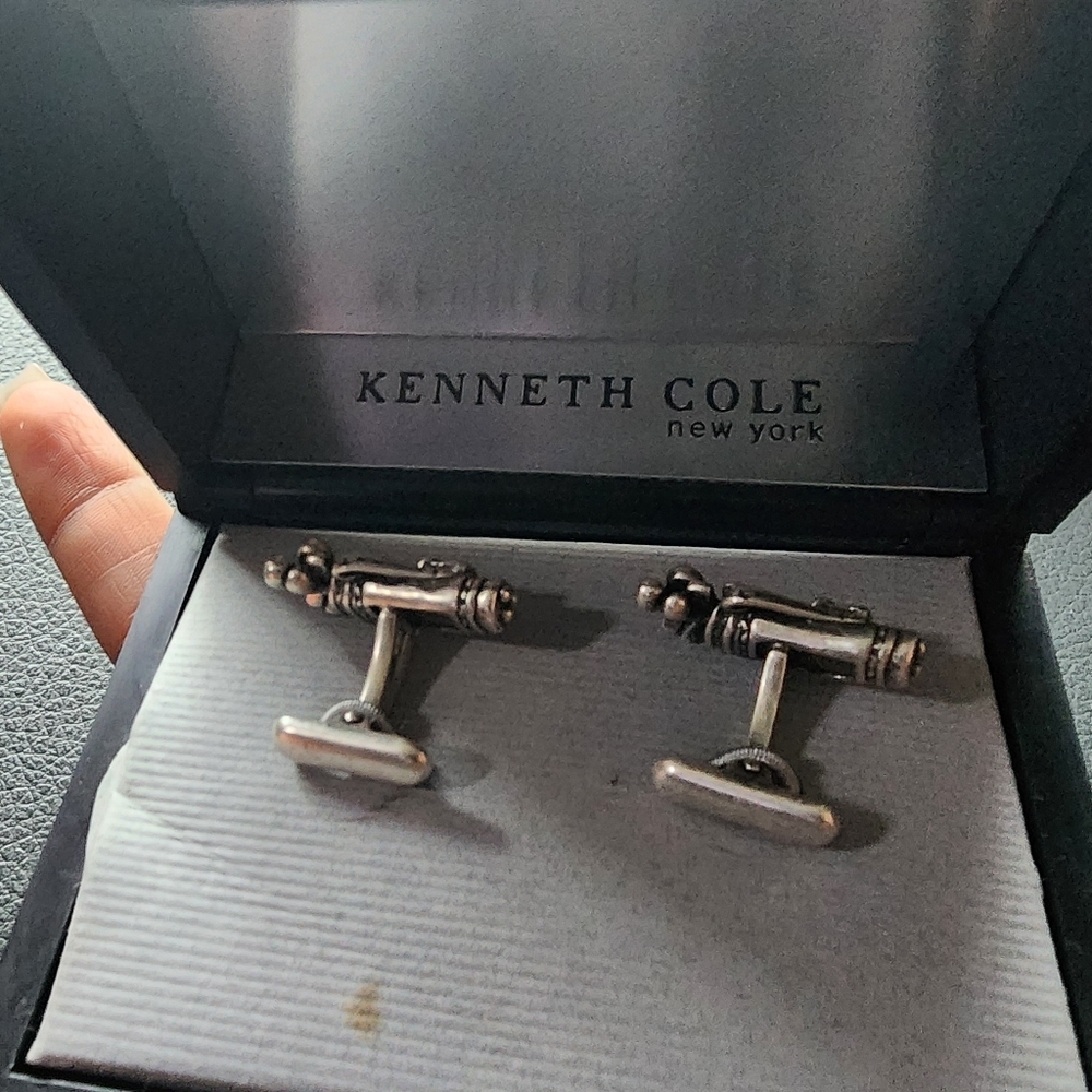 KENNETH COLE GOLF BAG CUFFLINKS With Box